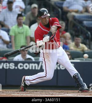 6. Juli 2008: Yunel Escobar von Atlanta Braves trifft eine Single mit zwei RBI, um das Spiel im achten Inning gegen die Houston Astros am Sonntag, den 6. Juli 2008, im Turner Field in Atlanta, Georgia, zu erreichen. (Brant Sanderlin/Atlanta Journal-Constitution/MCT) (Kreditbild: © Brant Sanderlin/MCT/ZUMAPRESS.com) Stockfoto