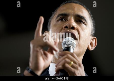 10. Juli 2008: Der demokratische Präsidentschaftskandidat Barack Obama, D-Ill., spricht am Donnerstag, 10. Juli 2008 in Fairfax, Virginia. (Chuck Kennedy/MCT) (Bild: © Chuck Kennedy/MCT/ZUMAPRESS.com) Stockfoto