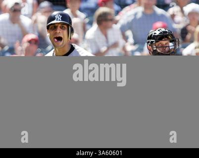 10. August 2008: Der New York Yankees-Batter Justin Christian schreit seinen Unmut, nachdem er im neunten Inning gegen die Los Angeles Angels zu Streiks aufgerufen wurde. Die Angels gewannen mit 4:3, im Angel Stadium in Anaheim, Kalifornien, Sonntag, den 10. August 2008. (Eugene Garcia/Orange County Register/MCT) (Kreditbild: © Eugene Garcia/MCT/ZUMAPRESS.com) Stockfoto