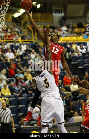 2. Dezember 2014 - Chattanooga, Tennessee, USA - Georgia Bulldogs schützen Kenny Gaines (12) während des Spiels zwischen der University of Georgia und UT Chattanooga in der McKenzie Arena. (Kreditbild: © Frank Mattia/ZUMA Wire) Stockfoto