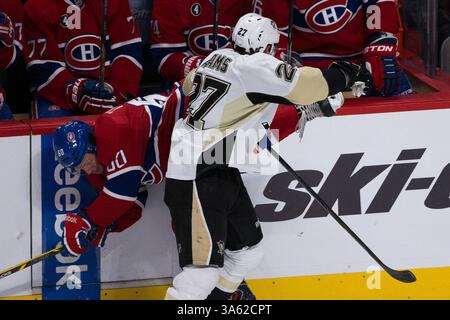 10. JANUAR 2015: Der rechte Flügel der Pittsburgh Penguins Craig Adams #27 überprüft den rechten Flügel der Montreal Canadiens Christian Thomas #60 während eines NHL-Spiels zwischen den Pittsburgh Penguins und den Montreal Canadiens im Bell Centre in Montreal, Quebec, Kanada. Die Pittsburgh Penguins besiegten die Montreal Canadiens 2-1 in Überstunden. Philippe Bouchard/CSM(Bild: © Philippe Bouchard/Cal Sports Med/Cal Sport Media/ZUMAPRESS.com) Stockfoto