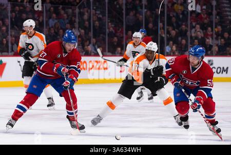 10. FEBRUAR 2015: Alex Galchenyuk #27, das Montreal Canadiens Center, David Desharnais #51, wird im Bell Centre in Montreal, Québec, Kanada, bei einem NHL-Spiel zwischen den Philadelphia Flyers und den Montreal Canadiens ausbezahlt. Philippe Bouchard/CSM(Bild: © Philippe Bouchard/Cal Sports Med/Cal Sport Media/ZUMAPRESS.com) Stockfoto