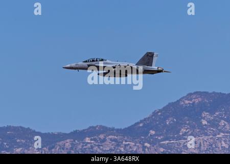 Davis Monthan AFB 3-22-2025 Tucson AZ USA US Navy EA-18G Growler Demo Team tritt bei der Davis Monthan Open House auf Stockfoto