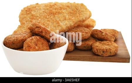 Knuspriges Fischfilet mit Gemüsefalafel-Nahaufnahme und isoliert Stockfoto