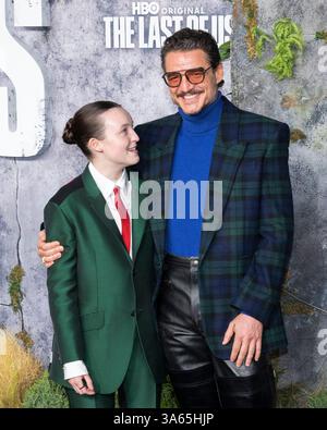 24. März 2025, Hollywood, Kalifornien, USA: Bella Ramsey und Pedro Pascal nehmen an der Los Angeles Premiere von HBO's ''The Last of US'' Staffel 2 Teil. (Credit Image: © Billy Bennight/ZUMA Press Wire) NUR REDAKTIONELLE VERWENDUNG! Nicht für kommerzielle ZWECKE! Stockfoto