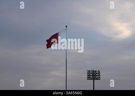 Einheimische und Expats feiern den Nationalfeiertag Katars in Darb Al Saai Stockfoto