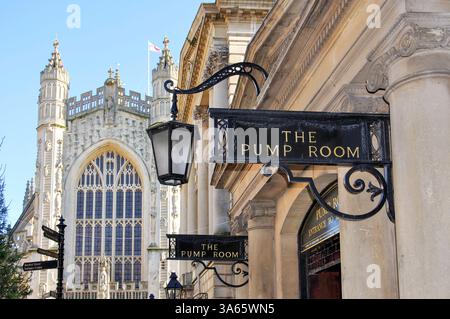 Die Trinkhalle unterzeichnet, die römischen Bäder, Bath, Somerset, England, Vereinigtes Königreich Stockfoto