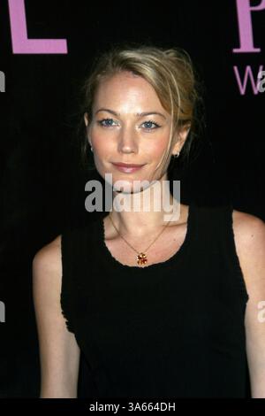 16. Oktober 2002 - Los Angeles, Kalifornien, USA - SARAH WYNTER... 9. JÄHRLICHE PREMIERE "FRAUEN IN HOLLYWOOD' MITTAGESSEN. DAS FOUR SEASONS HOTEL, LOS ANGELES, KALIFORNIEN. 16. OKTOBER 2002. NINA PROMMER / 2002 K26764P (Kredit-Bild: © Globe Photos/ZUMAPRESS.com) Stockfoto