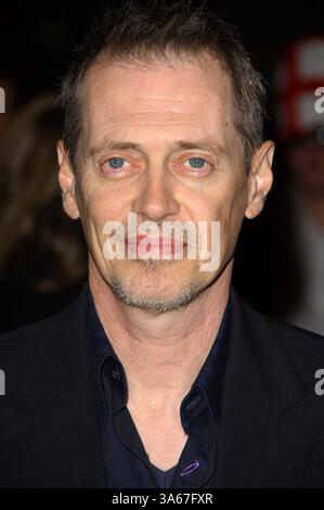 Oktober 2007 - London, Vereinigtes Königreich - 002046.K55167.'Interview' Premiere-Arrivals-The Times BFI 51. London Film Festival 2007, Odeon West End, London, Vereinigtes Königreich *** 10-18-2007. HENRY DAVENPORT- KOM- 2007. STEVE BUSCEMI(Bild: © Globe Photos/ZUMAPRESS.com) Stockfoto