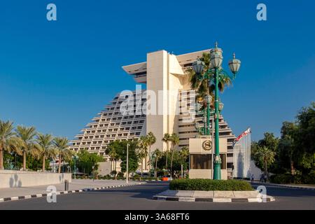 Das Sheraton Grand Doha Resort and Convention Hotel ist ein fünf-Sterne-Luxushotel in der West Bay Gegend von Doha Stockfoto