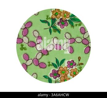 Ein kreisförmiges Stoffmuster mit leuchtenden Blumen und einem verspielten Arrangement aus ovalen Formen vor einem sanften grünen Hintergrund. Das Design vereint natürliche Elemente mit einem skurrilen Touch und bietet eine harmonische Mischung aus Farben und Formen. Klassische Kunst mit modernem Touch, neu interpretiert von Artotop, transformierte französische Stoffe, erste Hälfte des 19. Jahrhunderts Stockfoto