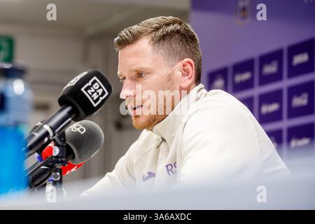 Brüssel, Belgien März 2025. Jan Vertonghen von Anderlecht wurde während einer Pressekonferenz von RSC Anderlecht und Vertonghen vorgestellt, um das Ende seiner Karriere am Dienstag, den 25. März 2025, in Brüssel bekannt zu geben. BELGA FOTO HATIM KAGHAT Credit: Belga News Agency/Alamy Live News Stockfoto