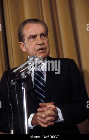 Mai 1984; Washington, DC, USA; Präsident RICHARD NIXON spricht vor den Redakteuren der American Society of Newspapers. Richard M. Nixon wurde am 9. Januar 1913 in Yorba Linda Kalifornien geboren und starb am 22. April 1994 in New York. Stockfoto