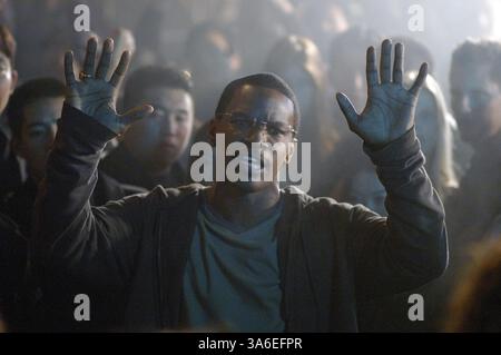 Erscheinungsdatum: 6. August 2004. FILMTITEL: Sicherheiten. STUDIO: Paramount Pictures. PLOT: Ein Taxifahrer findet sich die Geisel eine ansprechende Auftragskiller wie er seine Runden von Treffer zu Treffer in einer Nacht in La macht. Er muss einen Weg, sich selbst und ein letztes Opfer retten finden. Bild: JAMIE FOXX, die Sterne als Max. Stockfoto