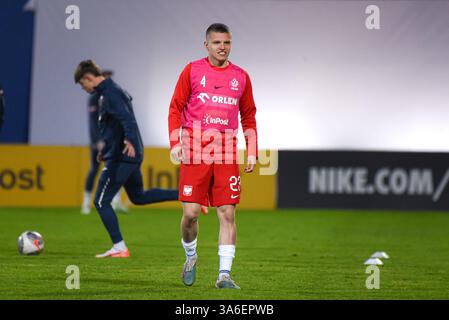 NIECIECZA, POLEN - 21. MÄRZ 2025: Freundschaftsspiel unter 20 Elite League Polen gegen Rumänien 1:0. Auf Foto Karol Łysiak. Stockfoto