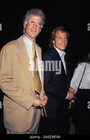 21. September 2006 - TED DANSON mit WOODY HARRELSON 1993. MICHAEL FERGUSON-(Kredit-Bild: © Globe Photos/ZUMAPRESS.com) Stockfoto