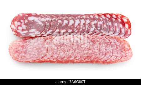 Scheiben verschiedener leckerer Räucherwürste auf weißem Hintergrund Stockfoto