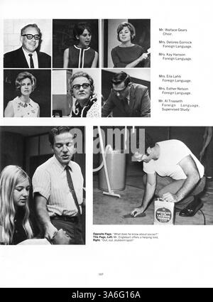 Das Jahrbuch Contrails 1971 von der Lindbergh High School dokumentiert die Erfolge, Vereine, Sportarten und bedeutenden Ereignisse aus dem Schuljahr 1970-1971. Stockfoto