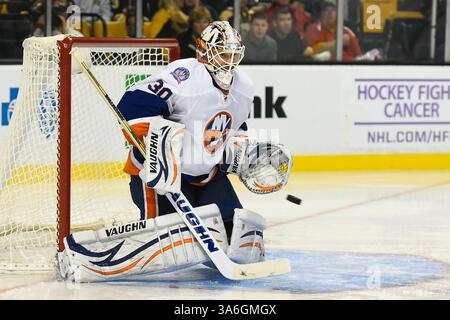 23. Oktober 2014: Boston, Massachusetts, USA – der New York Islanders-Torist Chad Johnson (30) spielt im NHL-Spiel zwischen den New York Islanders und den Boston Bruins im TD Garden in Boston, Massachusetts. Die Islanders besiegten die Bruins 2-3 in der regulatorischen Zeit. Eric Canha/CSM(Bild: © Eric Canha/Cal Sport Media/ZUMAPRESS.com) Stockfoto