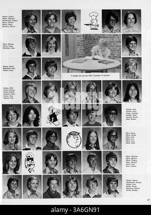 Dieses Jahrbuch der Hubert Olson Junior High School erfasst das Schuljahr 1977-1978 und dokumentiert Studenten, Lehrkräfte, Sport, Clubs, und Events. Stockfoto