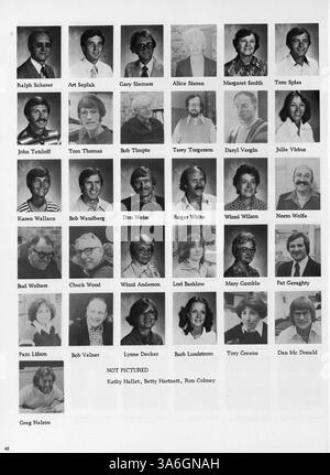 Das Jahrbuch der Hubert Olson Junior High School 1978 dient als Zeitkapsel, in dem die Menschen, Ereignisse und Aktivitäten des Schuljahres 1977-1978 festgehalten werden. Stockfoto