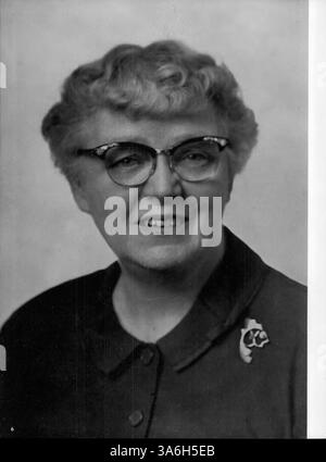 „Wizard 58“, das Edison Jahrbuch 1958, dient als historische Aufzeichnung der Ereignisse, Studenten, Lehrkräfte und Errungenschaften aus dem Schuljahr 1957-1958. Stockfoto