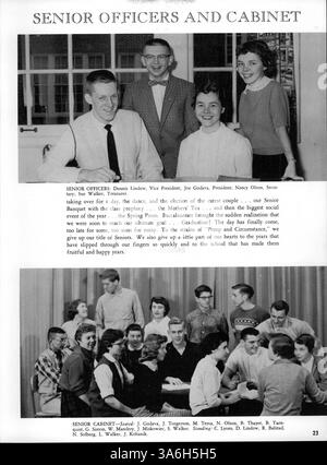 Das „Wizard 58“ Jahrbuch der Edison High School dokumentiert die wichtigsten Errungenschaften, sozialen Aktivitäten und Schulveranstaltungen des akademischen Jahres 1957-1958. Stockfoto