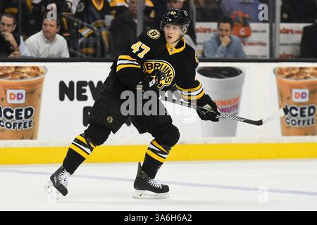 24. November 2014: Boston, Massachusetts, USA – Boston Bruins-Verteidiger Torey Krug (47) im NHL-Spiel zwischen den Pittsburgh Penguins und den Boston Bruins im TD Garden in Boston, Massachusetts. Pittsburgh besiegte Boston 3-2 in Überstunden. Eric Canha/CSM(Bild: © Eric Canha/Cal Sport Media/ZUMAPRESS.com) Stockfoto