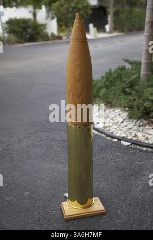 24. November 2014 - Seminole, FL, USA - dieses begehrte Granatgehäuse wurde Bill Young von Militärangehörigen überreicht. (Bild: © Warren Rojas/TNS/ZUMA Wire) Stockfoto