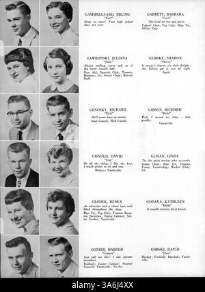 Das Jahrbuch „Wizard“ 1957 der Edison High School dokumentiert die Schüler, Lehrer, außerschulische Clubs und Leichtathletik für das Schuljahr 1956-1957. Stockfoto