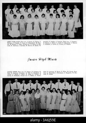 Das Jahrbuch „Wizard“ 1957 der Edison High School erfasst das Schülerleben, die Höhepunkte der Lehrkräfte, sportliche Veranstaltungen, Clubs und andere wichtige Momente aus dem Schuljahr 1956-1957. Stockfoto