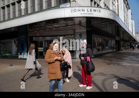 John Lewis Flagship-Kaufhaus an der Oxford Street im Herzen von Londons West End, England, Großbritannien Stockfoto