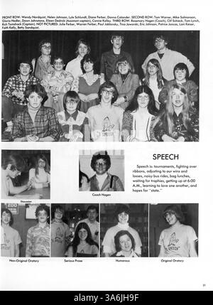 Die Ausgabe 1976 des „76 Wizard“ Jahrbuchs der Edison High School dokumentiert wichtige Ereignisse, darunter das Leben von Schülern, Lehrer, Vereine, Leichtathletik, und beleuchtet die afroamerikanische Geschichte im Schuljahr 1975-1976. Stockfoto