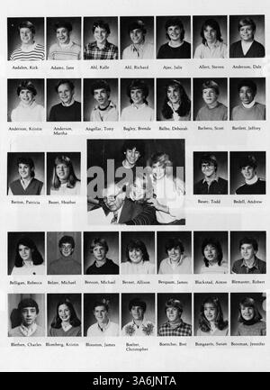 Das 1984 South View Jr. Das High Yearbook enthält Dokumentation von großen Schülerveranstaltungen, Vereinen, Sportwettbewerben und der Beteiligung von Lehrern im Schuljahr 1983-1984. Stockfoto
