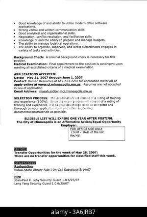 Dieses offizielle Bulletin der Minneapolis Public Library 2007 soll Mitarbeiter über organisatorische Änderungen, bevorstehende Veranstaltungen und Bibliotheksprogramme im System auf dem Laufenden halten. Stockfoto
