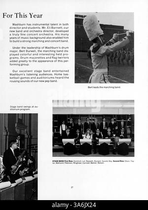 Diese Ausgabe des Wahian Washburn Jahrbuchs 68 von 1968 fängt das Wesen des Schuljahres 1967-1968 ein und dokumentiert Leichtathletik, Schulclubs, die Beteiligung der Schüler und den kulturellen Einfluss der afroamerikanischen Schüler innerhalb der Schule. Stockfoto