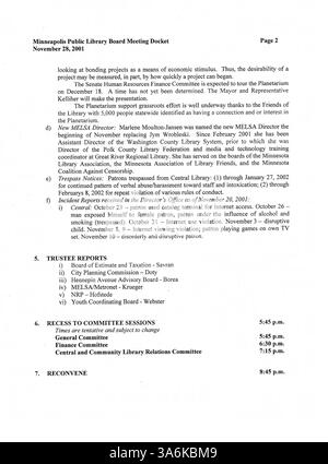In den Minuten von den Sitzungen des Verwaltungsrats der Minneapolis Public Library 2001 sind die Mittelzuweisungen, die Serviceentwicklung und die Governance-Entscheidungen aufgeführt. Stockfoto
