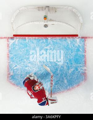 27. JANUAR 2015: Carey Price #31 reinigt die Eisoberfläche während eines NHL-Spiels zwischen den Dallas Stars und den Montreal Canadiens im Bell Centre in Montreal, Quebec, Kanada. Die Montreal Canadiens besiegten die Dallas Stars mit 3:2. Philippe Bouchard/CSM(Bild: © Philippe Bouchard/Cal Sports Med/Cal Sport Media/ZUMAPRESS.com) Stockfoto