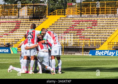Bogota, Kolumbien. März 2025. BetPlay Dimayor League Spiel zwischen Bogota F.. C und Patriotas in Bogota, Colombias Techo Stadion, 24. März 2025. Foto: Sergio Ramirez Lesmes/Long Visual Press Credit: Long Visual Press/Alamy Live News Stockfoto