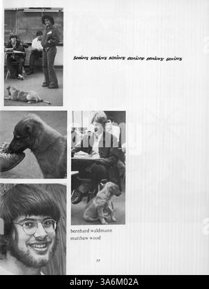 Das Marshall University Yearbook 1972 spiegelt das akademische Jahr 1971-1972 wider und behandelt das Studentenleben, die Beiträge der Fakultät, sportliche Veranstaltungen und Clubaktivitäten, die das Schuljahr bestimmt haben. Stockfoto