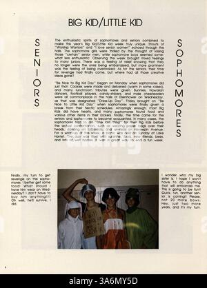 Das 1982 Warrior Yearbook der Hopkins Eisenhower High School beleuchtet die akademischen, sportlichen und außerschulischen Leistungen der Schüler während des Schuljahres 1981-1982. Stockfoto