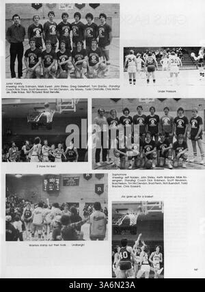 In diesem 1982 Warrior Yearbook der Hopkins Eisenhower High School sind die Aktivitäten von Schülern und Lehrkräften, der Sport und die Teilnahme an Clubs aus dem Schuljahr 1981-1982 aufgezeichnet. Stockfoto