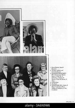 Diese Ausgabe des Jahrbuchs 1975 Talons der Cooper High School erfasst die Ereignisse des Jahres, darunter Sport, akademische Höhepunkte und das Leben der Schüler aus dem Schuljahr 1974-1975. Stockfoto