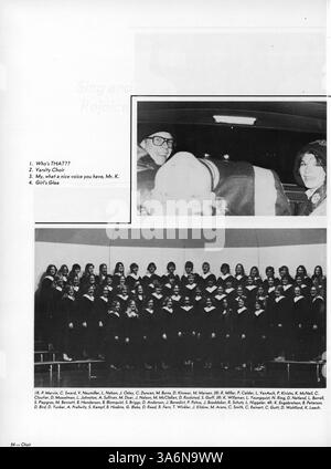 Das Jahrbuch 1975 Talons zeigt das Schuljahr 1974-1975 der Cooper High School mit Schülerprofilen, Lehrerbeiträgen, Sport und großen Schulveranstaltungen. Stockfoto