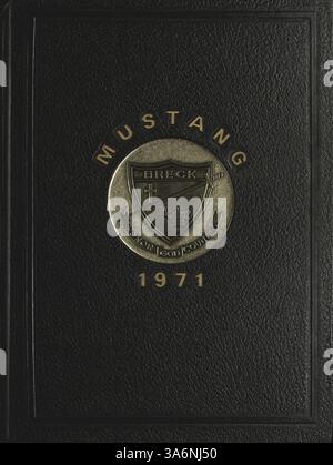 Das Mustang Yearbook 1971 der Breck School beleuchtet wichtige Momente des Schuljahres 1970-1971, darunter Schülerporträts, Leichtathletik, Clubs und Schulveranstaltungen. Stockfoto