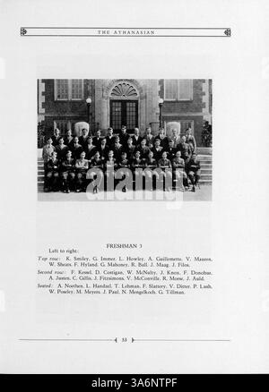 Das Jahrbuch 1925 der de La Salle High School dokumentiert die Beteiligung von Schülern und Lehrkräften an Leichtathletik, Clubs und Schulveranstaltungen während des akademischen Jahres 1924-1925. Stockfoto