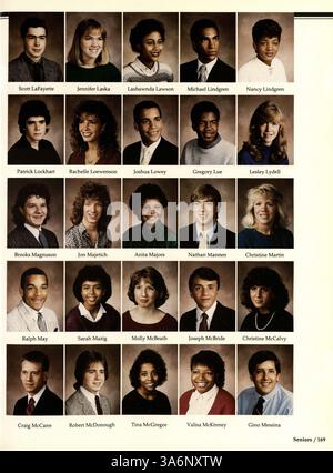 Das Wahian Jahrbuch 1987 von der Washburn High zeigt das Leben der Schüler, sportliche Leistungen, akademische Leistungen, Beiträge der Fakultät und Schlüsselveranstaltungen des Schuljahres 1986-1987. Stockfoto
