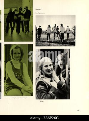 Dieses Jahrbuch der Patrick Henry High School dokumentiert das Schuljahr 1971-1972 und dokumentiert Leichtathletik, Studentenleben, Lehrkräfte und kulturwissenschaftliche Beiträge aus Afroamerika. Stockfoto