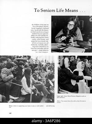 Das Jahrbuch 1972 der Patrick Henry High School dokumentiert das Schuljahr 1971-1972 mit Schülern, Vereinen, Leichtathletik, Lehrkräften, und afroamerikanische Kulturbeiträge. Stockfoto