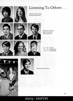 Das Jahrbuch 1972 der Patrick Henry High School zeigt Studenten, Dozenten, Leichtathletik, Clubs und die bemerkenswerte afroamerikanische Geschichte des Schuljahres 1971-1972. Stockfoto